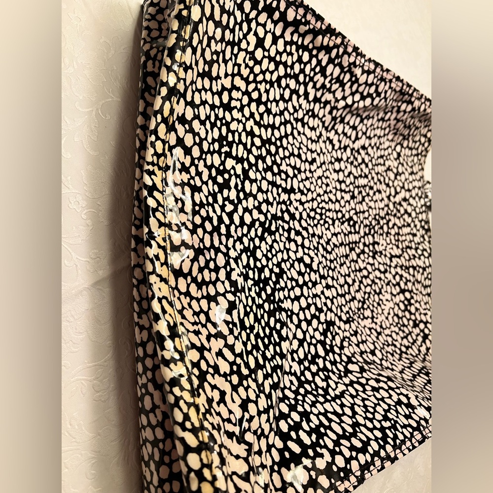 Murval Black and White Spotted Tote Bag - Picture 3 of 10